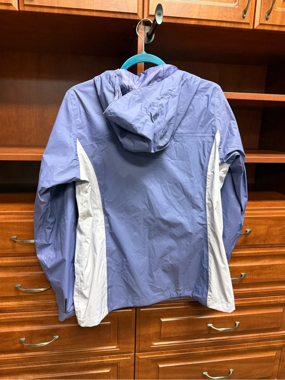 Like New Columbia Lavender Lightweight Hooded Rain Jacket